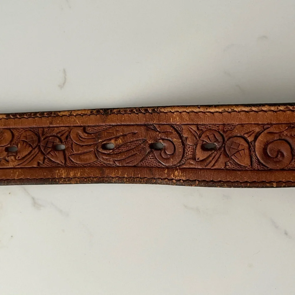 Vintage Silver Creek Collection 100% Leather Tooled Scroll Western Belt USA